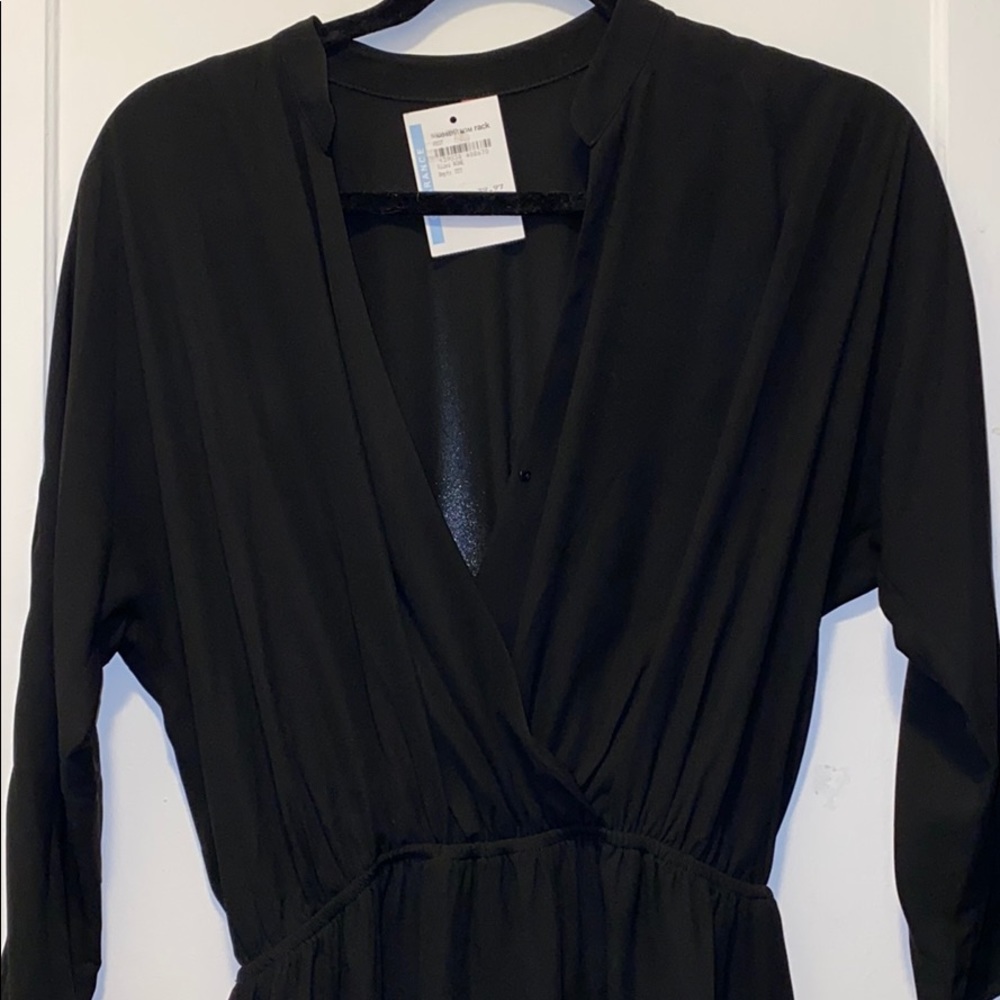 Chiffon dress with faux collar.